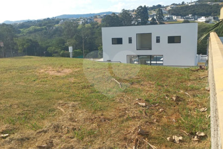 Terreno à Venda no Condomínio Santa Isabel 1