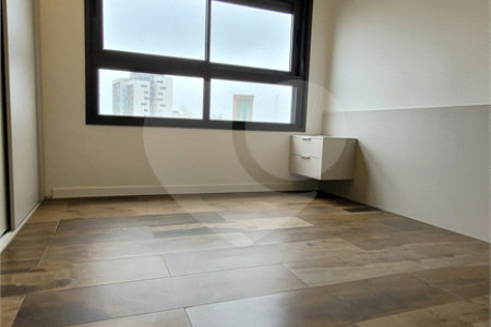 Apartamento de 2 quartos mobiliado à venda no Paraíso