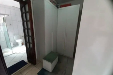 Sobrado à venda com 4 quartos, sendo 1 suíte, em Santo Antônio, Osasco, SP