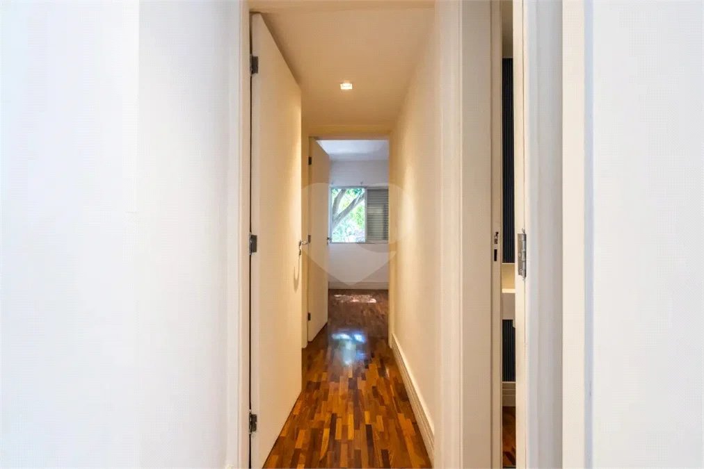 Apartamento para venda em Moema com 2 quartos, sendo 2 suítes, 70m²