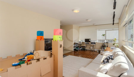 Apartamento à venda com 4 quartos, sendo 1 suíte, em Santa Cecília, São Paulo, SP