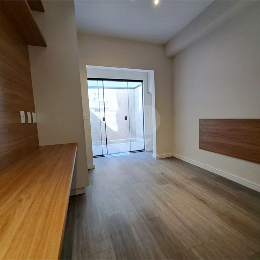 Studio de 35m2 à venda reformado com varanda na Vila Clementino