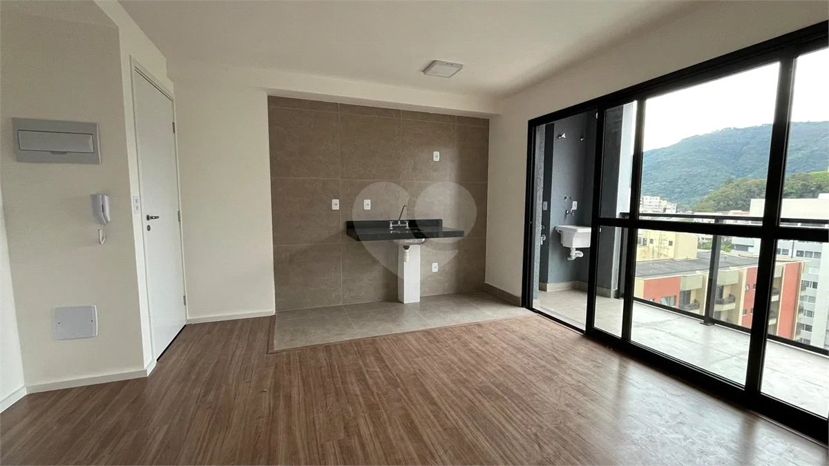 Apartamento à venda com 2 quartos, sendo 1 suíte, no Centro, Poços de Caldas - MG