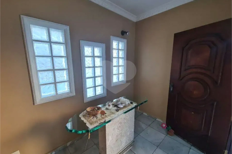 Sobrado com 4 Quartos e 4 banheiros à Venda -337 m² por R$ 850.,000 -- Jardim Vivan,-Jaraguá, São Paulo - SP