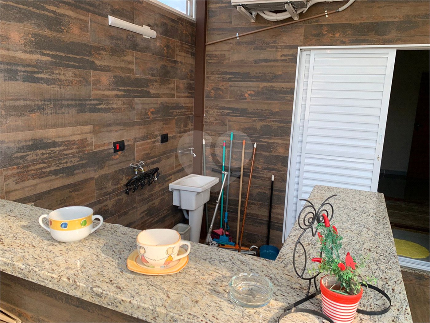 Casa térrea com piscina para venda no Residencial Arcoville