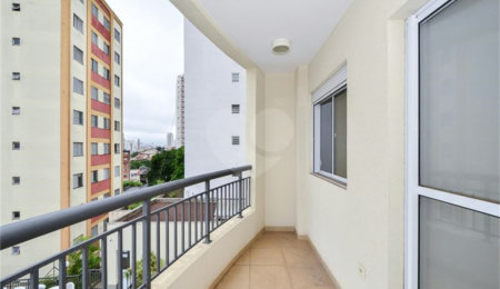 Apartamento à venda com 3 quartos, sendo 1 suíte, em Vila Gumercindo, São Paulo, SP