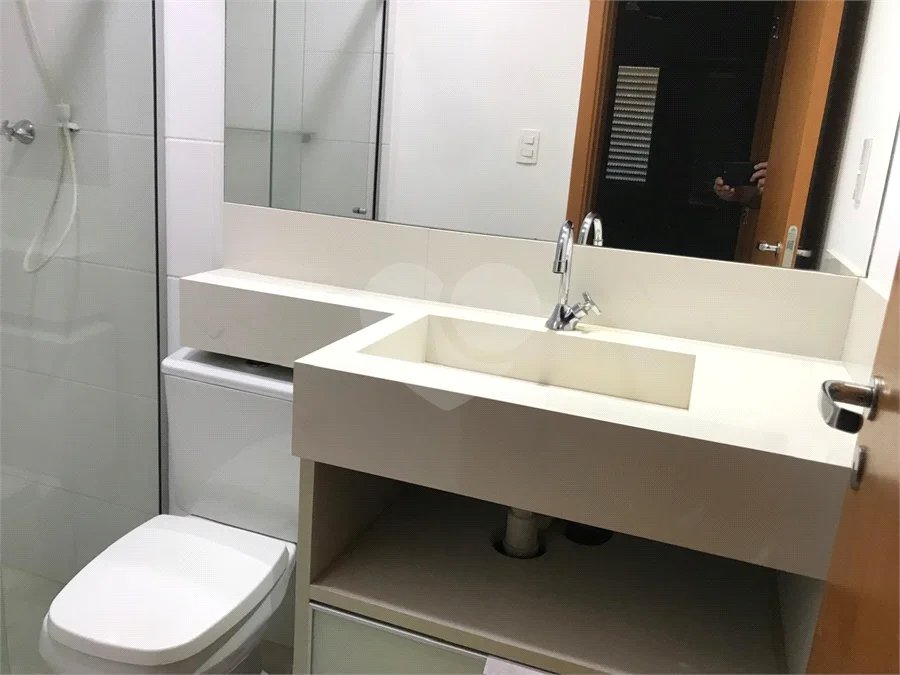 APARTAMENTO MOBILIADO EM FRENTE AO SHOPPING 02 DORMITÒRIOS
