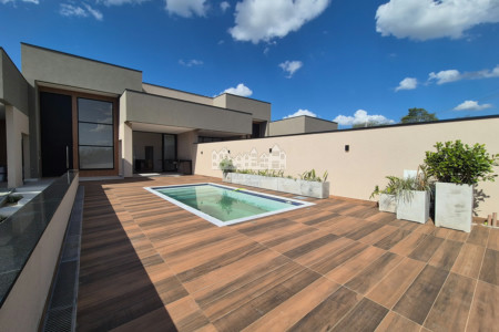 Casa térrea moderna com piscina privativa à venda no Jardim dos Pinheiros, em Atibaia