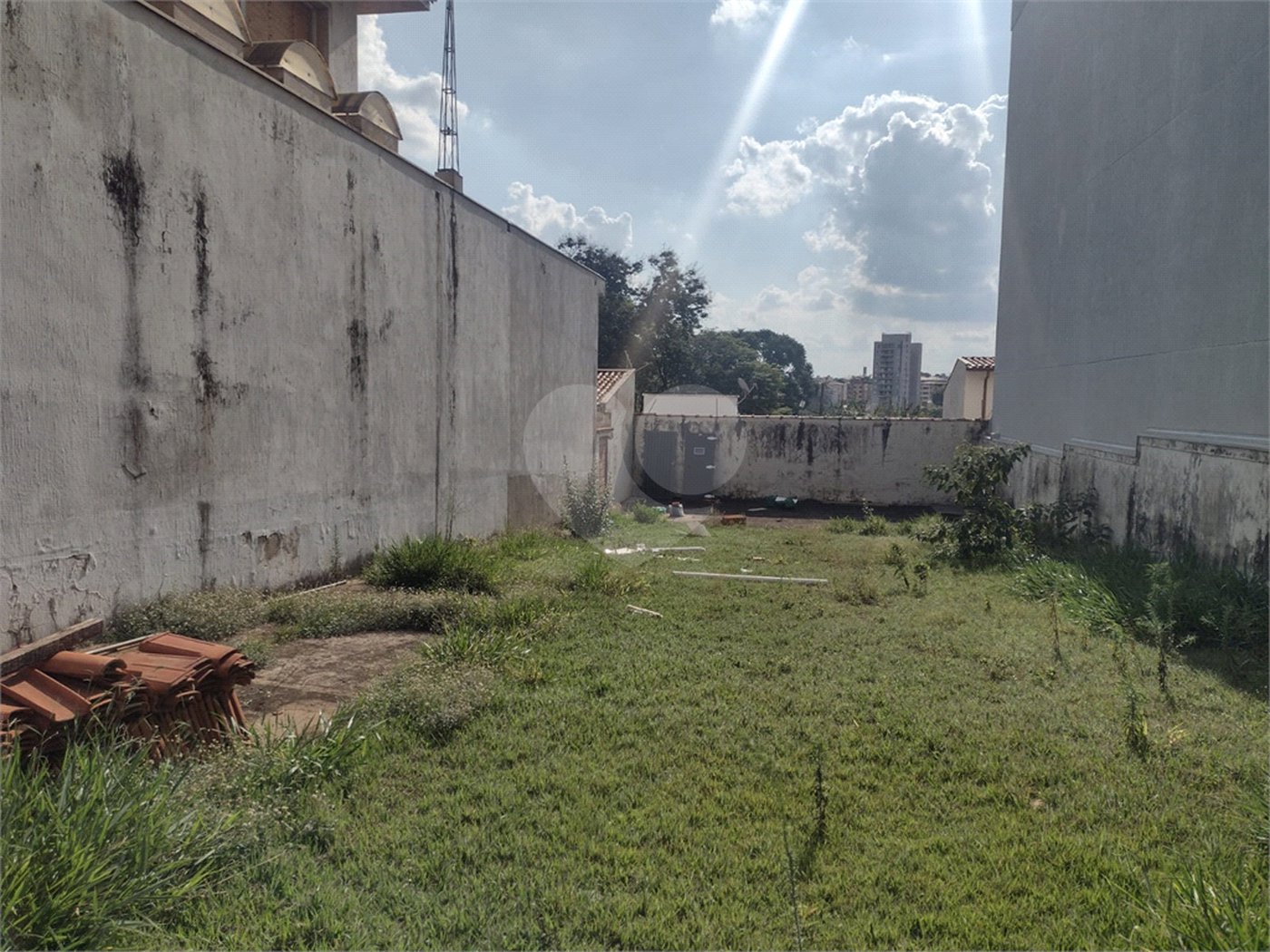Terreno á venda no Jardim Paraíso