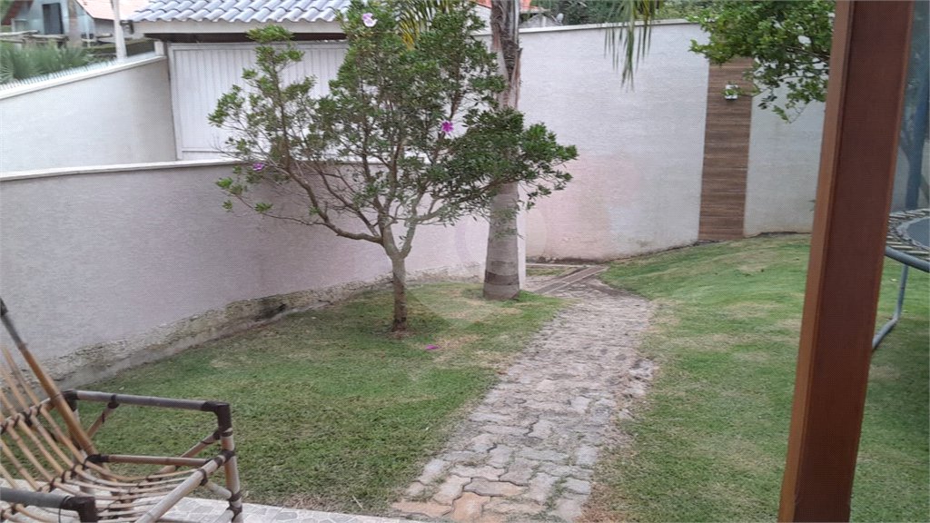 Chácara em Área Rural de Piracaia, com casa principal + 4 kitnets alugadas, excelente localização