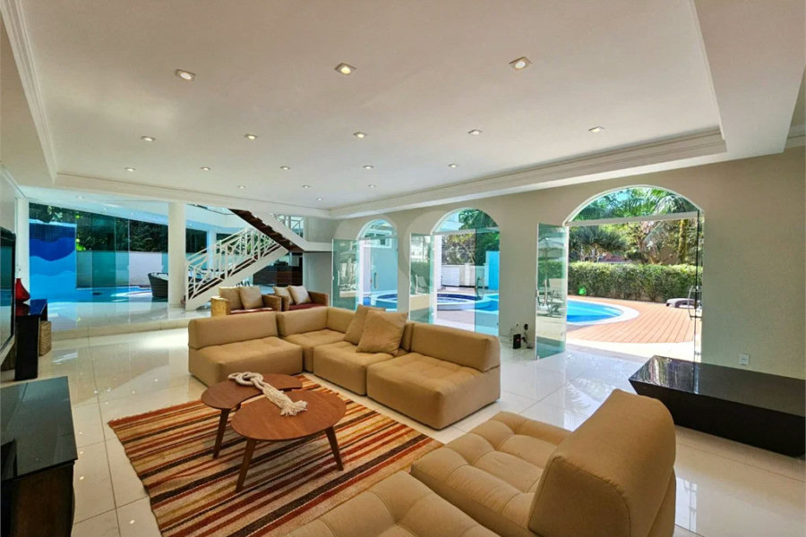 Casa à venda com 5 quartos, sendo 4 suítes,  em Riviera de São Lourenço, Bertioga, SP