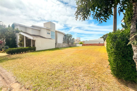 Terreno com 494m2 á venda, no condomínio Damha II, em São Carlos.