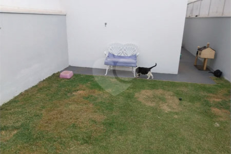 Casa Nova (Apenas 2 Anos) com Suíte: Conforto, Segurança e Localização Privilegiada!