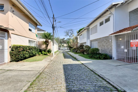 Casa de Vila à venda com 4 quartos, sendo 2 suítes, em Alto da Boa Vista, São Paulo, SP