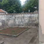Casa térrea com 2 dormitórios.