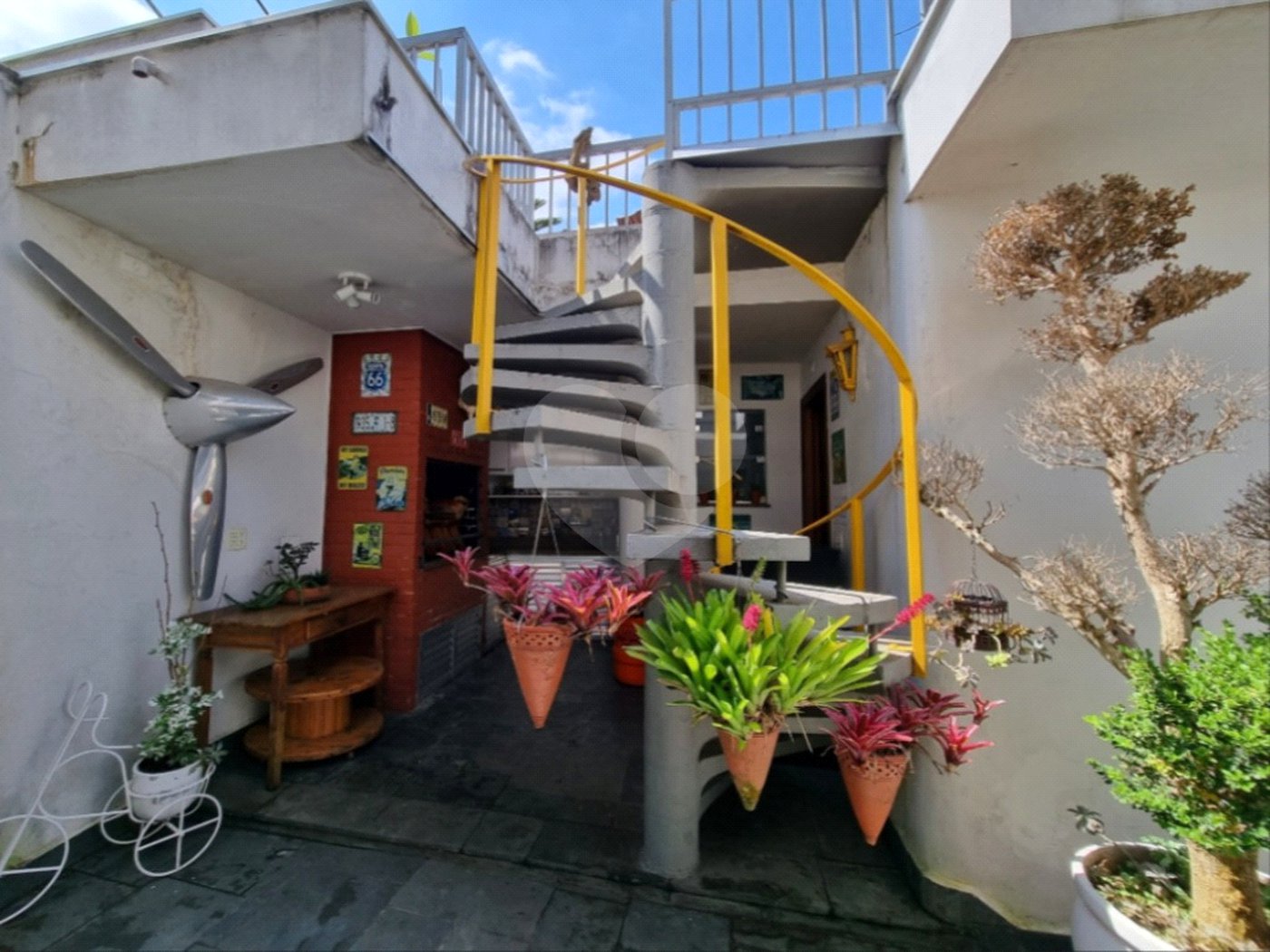 Sobrado com 300m² , 3 dormitórios , sendo 2 suítes , 4 vagas , à venda no Jabaquara.