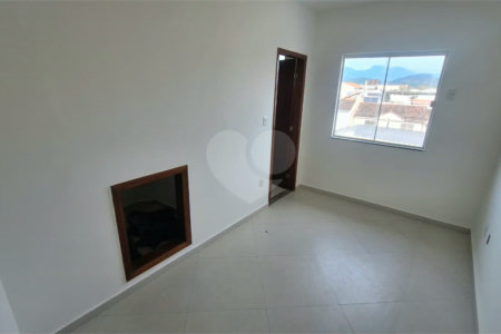 Excelente Casa Duplex | 2 Suítes | Garagem Subterrânea | Próxima ao West Shopping