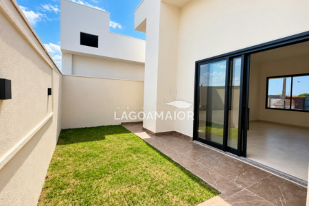 Casa à venda com 3 quartos, sendo 1 suíte, no condomínio Terra Ville, Três Lagoas - MS