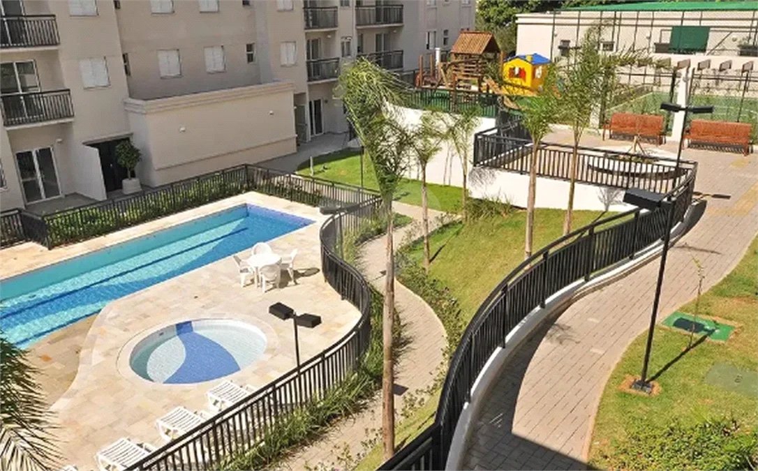 Apartamento à venda na Vila Augusta, em Guarulhos, com 55 m² de área privativa, 2 dormitórios, 1 banheiro e 1 vaga de garagem.