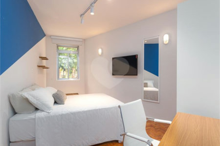 Excelente oportunidade para reformar e ficar com o apartamento dos seus sonhos!