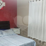 Casa térrea com 2 dormitórios.