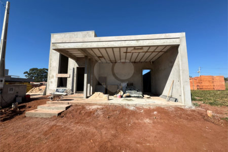 Casa á venda, com 03 Dormitórios, sendo 1 suíte, no Condomínio Recanto do Sábia em São Carlos-SP