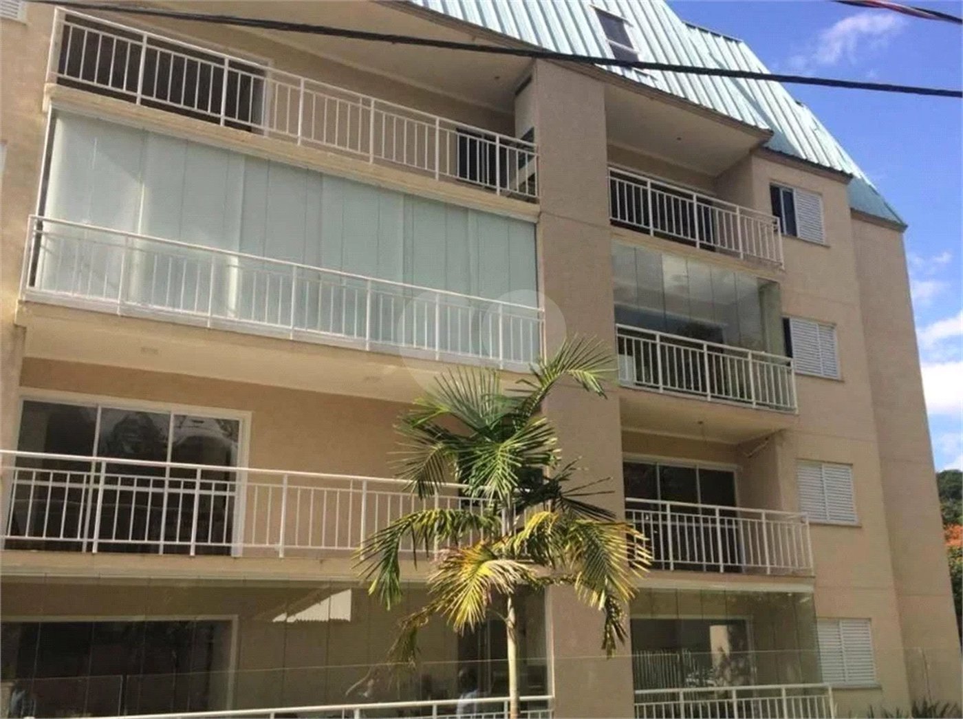 Cobertura Triplex com Mobilia parcial em Itapetinga Atibaia
