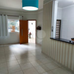 Casa Térrea com 2 dormitórios, sendo 1 suíte.