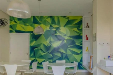 Apartamento no Ipiranga de 68m2 com 2 dorms, 1 suíte, 2 banheiros, 1 vaga. Estuda permuta.