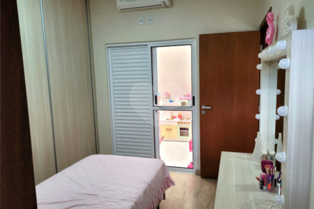 Casa térrea para venda em Araraquara/SP.
