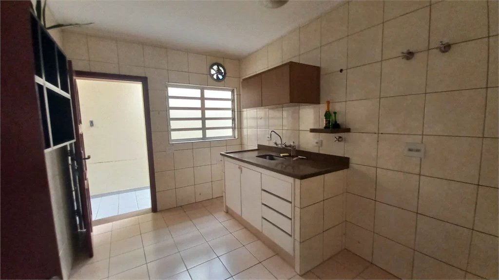 Casa para alugar com 3 quartos, sendo 1 suíte, em Jardim Bonfiglioli, São Paulo, SP