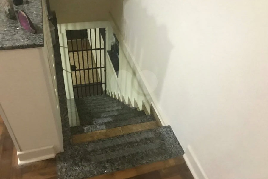 Casa à venda com 5 quartos, sendo 3 suítes, em Alto da Lapa, São Paulo, SP