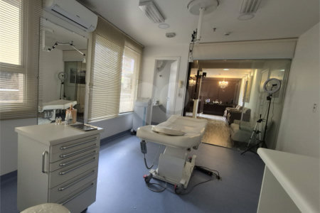 Sala comercial para venda ou locação na Brig.ís Antônio entre Paulista e Parque do Ibirapuera, 70 m², duas vagas de garagem