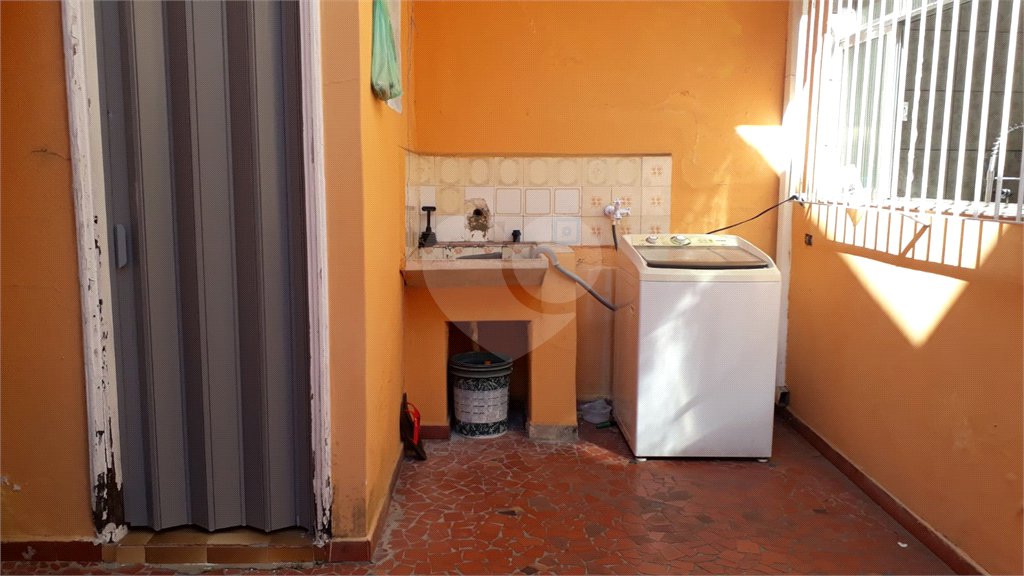 BELA CASA 274 M² C/ 3 QUARTOS 1 SALA 1 COZINHA 3 BANHEIROS 2 VAGAS Para Estacionamento coberta P/ VENDA NA V N Cachoeirinha