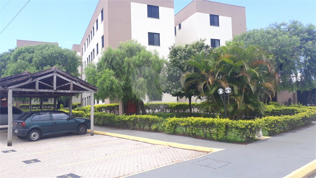 Apartamento á venda, com 03 Dormitórios, em São Carlos.