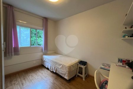 Apartamento á venda com 200m² - Bosque da Saúde