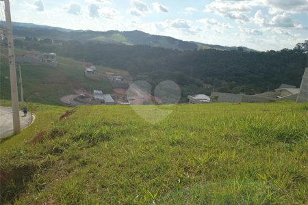 Terreno Exclusivo em Condomínio Fechado a 10 Minutos de Atibaia