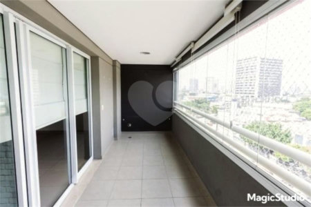 Apartamento com 66m², 2 dormitórios, 1 vaga de garagem, à venda na Barra Funda.
