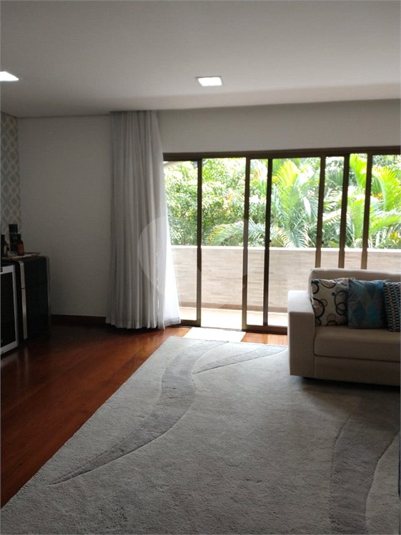 Impecável apartamento no alto de Santana