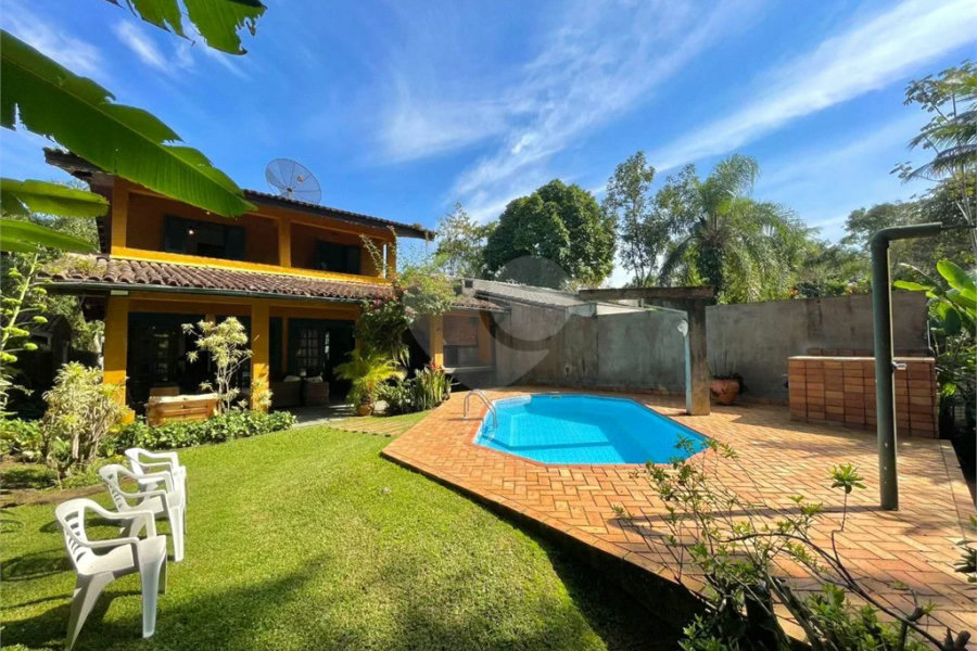 Casa à venda com 8 quartos, sendo 6 suítes, em Riviera de São Lourenço, Bertioga, SP