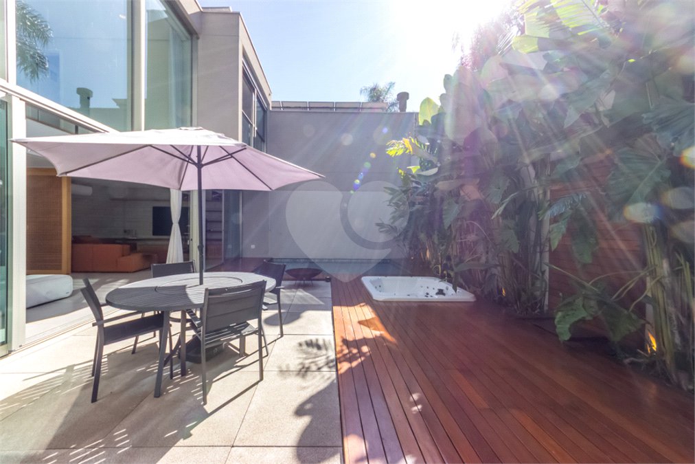 Casa à venda com 3 suítes no condomínio Lazuli, São Paulo - SP