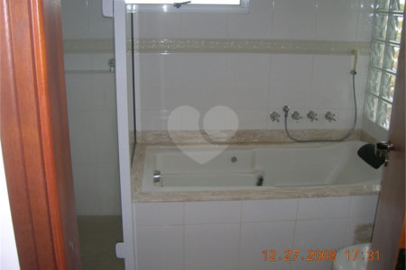 Casa no Condomínio Damha I