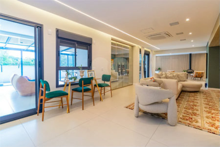 Apartamento 3 suítes 4 vagas 318m² a venda na Vila Sofia - São Paulo