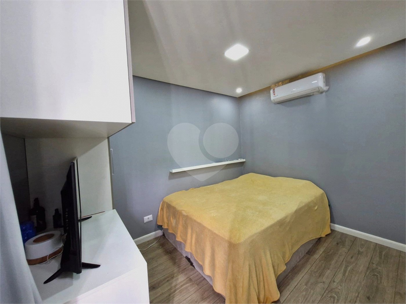 Casa à venda com 2 suítes no condomínio Residencial Living Sabara, São Paulo - SP