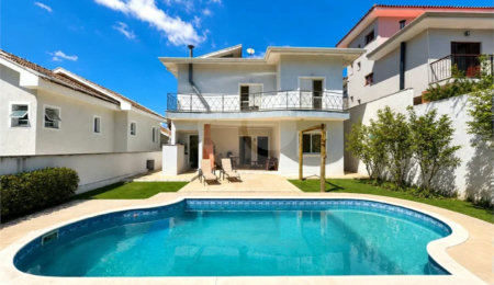 Casa à venda com 3 suítes no condomínio Recanto dos Paturis, Vinhedo - SP