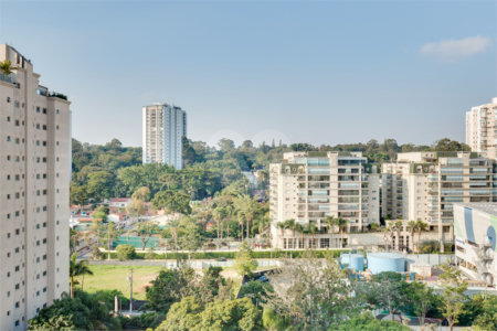 Apartamento Alto da Boa Vista em Condominio Clube
