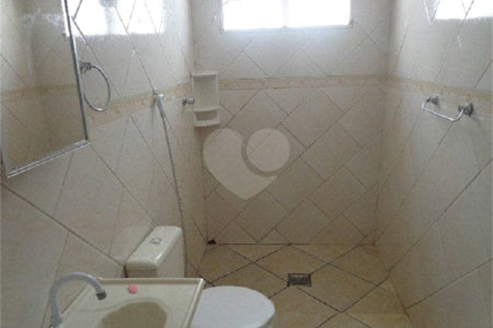 Casa Térrea com 2 dormitórios.