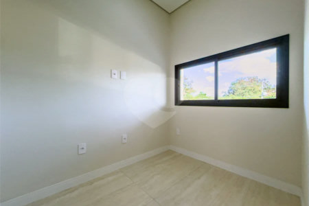 Indaiatuba - Condomínio Milano - Sobrado - 350 m² de terreno - 240 m² de área construída - 4 vagas de garagem, sendo 2 cobertas - Salas de estar e jantar integradas - 3 suítes com closet e varanda no pavimento superior - Escritório no térreo - Espaço gourmet com churrasqueira - Banheiro externo