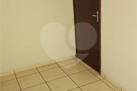 Linda Casa muito bem localizado na rua três na cidade de Rio Claro