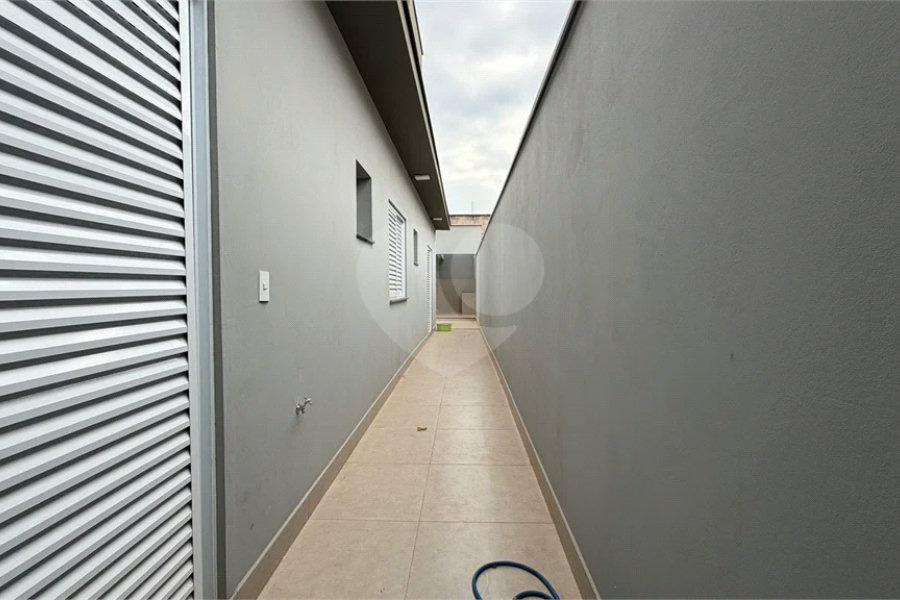 Casa à venda ou para alugar com 3 quartos, sendo 1 suíte,  no condomínio Residencial Mônaco, Piracicaba - SP